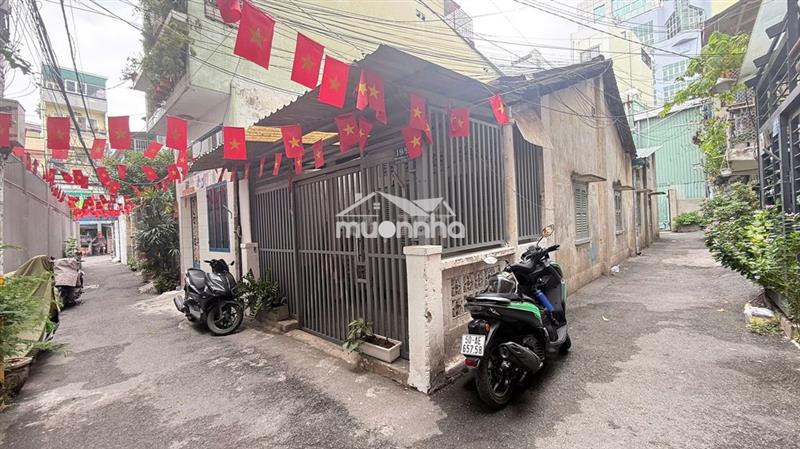 Mua đất tặng nhà - khuôn đất 3 mặt thoáng - sát đh công nghiệp