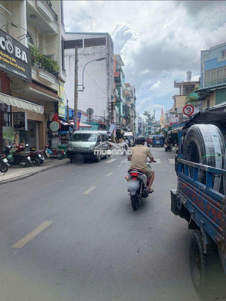 Chung cư mặt tiền quận 5 – 107m² – ngang 4,9m – nhà chính chủ – 4.1 tỷ