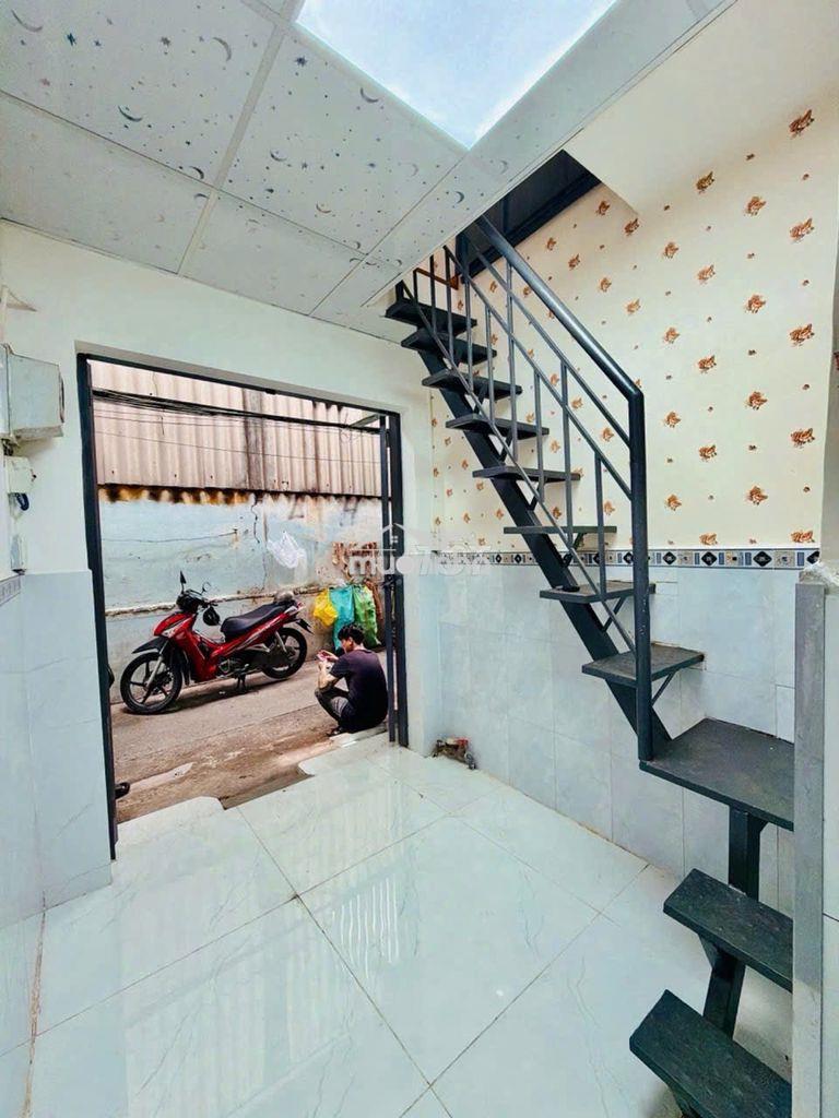 Nhà mới - ô tô đậu trước ngõ- 2 tầng- nguyễn tất thành quận 4 - Ảnh 3
