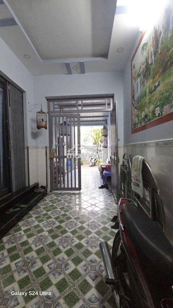 Nhà 4.5m × 12m trệt 2 lầu sân thượng hẻm 1/ minh phụng