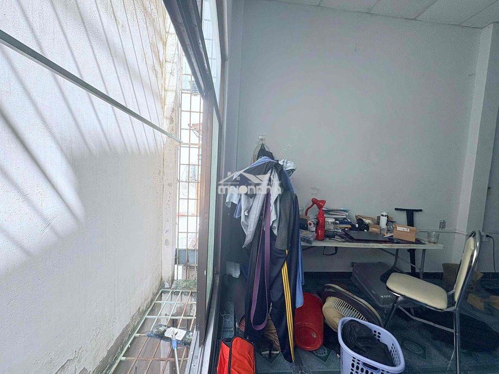 Phòng máy lạnh 40m2 siêu rộng cửa sổ lớn thoáng mát phú nhuận - Ảnh 4