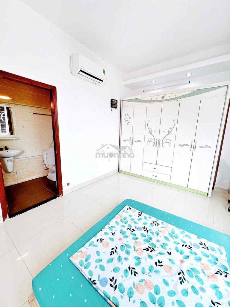 Duplex như hình,máy lạnh inverter,bàn bếp,..