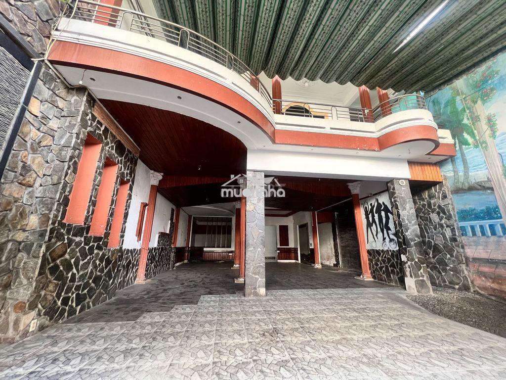 Cho thuê nhà kinh doanh ngang 9.3m mặt đường chính khu trung tâm thành - Ảnh 3