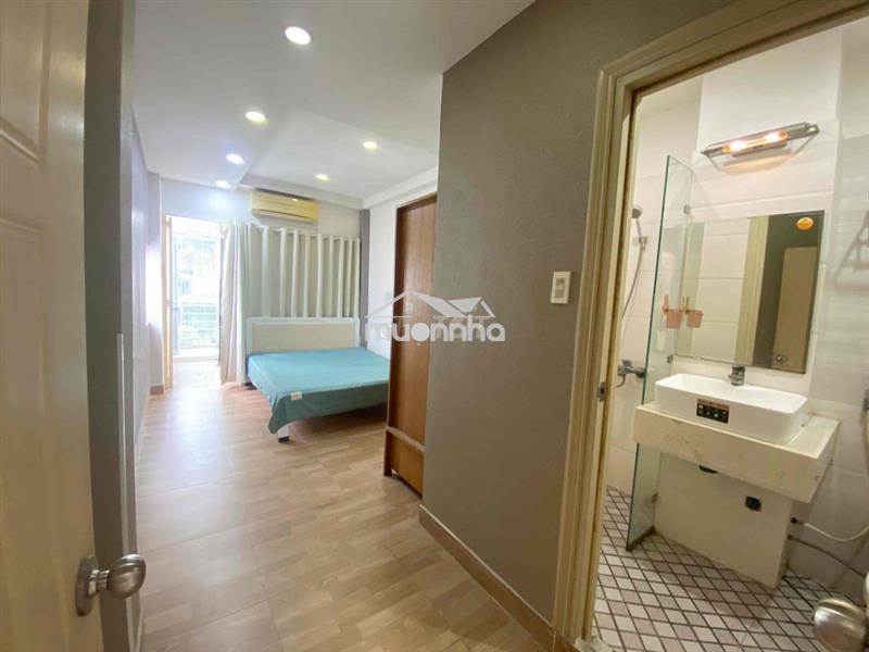 Phòng như hình,mới,đủ tiện nghi,bếp nấu ăn,ban công rộng,giờ tự do