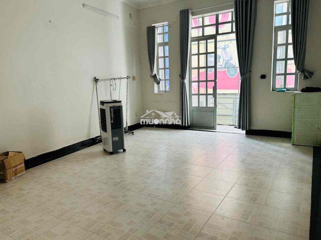 Phòng lớn có ban công 52m - Ảnh 4