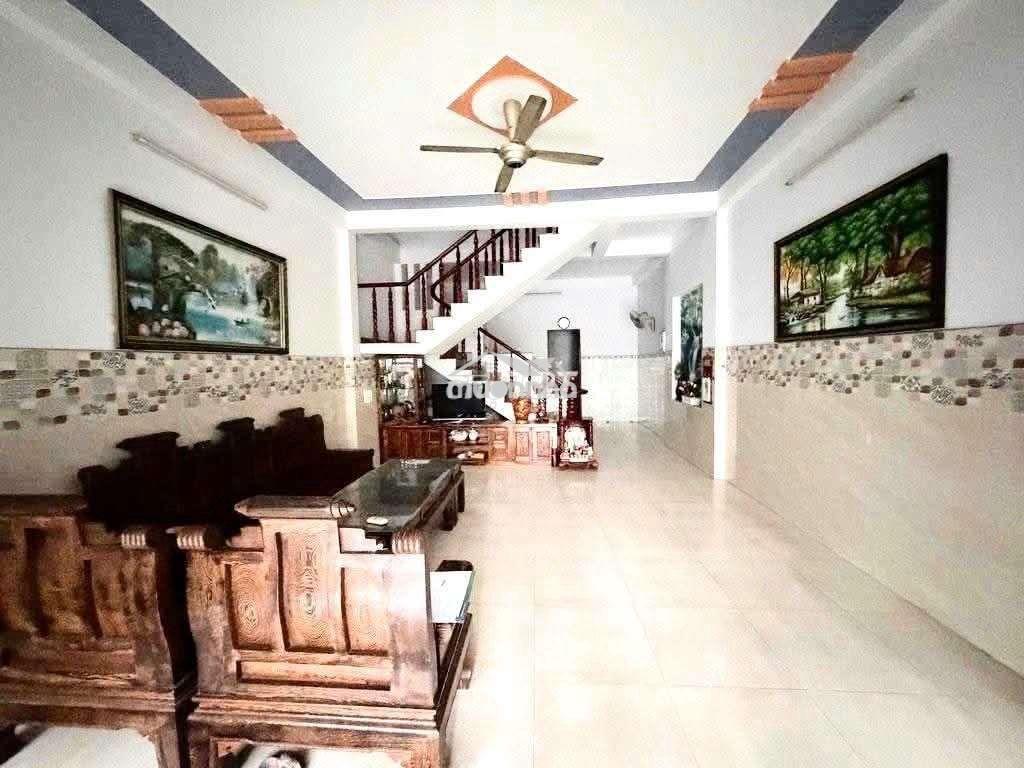 Nhà lầu gần go dĩ an giá 11 triệu - Ảnh 3