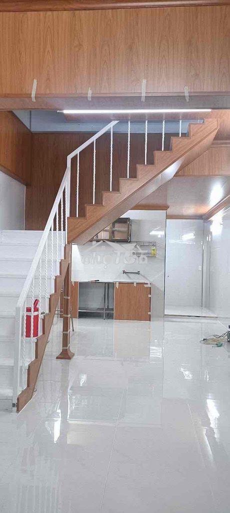 Cho thuê nhà nguyên căn trệt + lầu như hình, ngay thống nhất