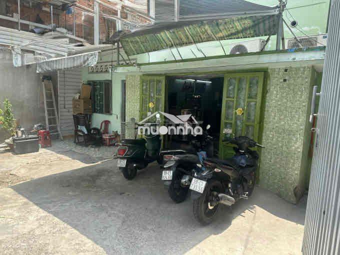 Bán nhà diện tích lớn quận 04