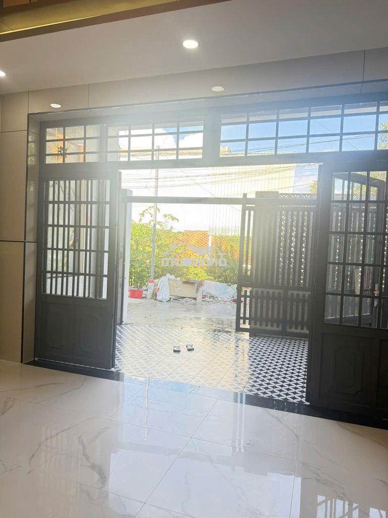 Chủ kẹt tiền bán nhà 2 tầng kiên cố 9,3m x 14m giá chỉ 6ty xx có tl - Ảnh 2