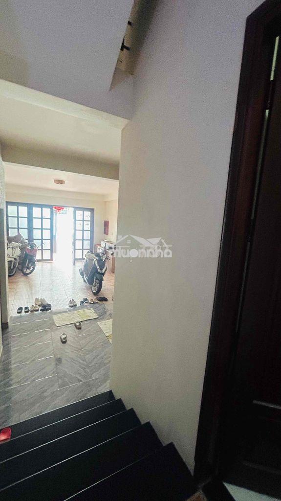 Cho thuê phòng hẻm 460 lê văn lương giá 5triệu