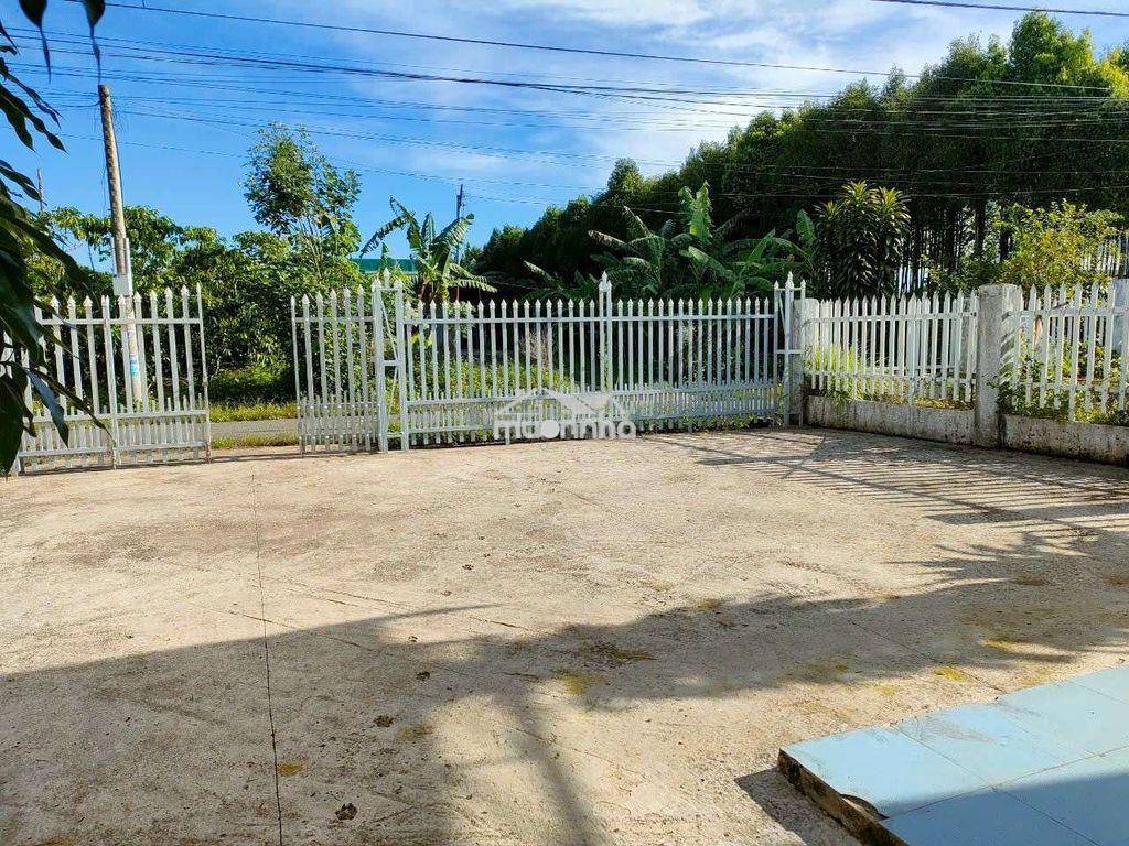 Nhà rộng thoáng an ninh ngay khu dân cư - 2