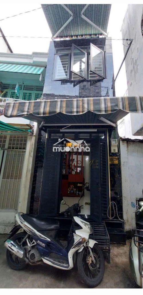 Nhà 2 cửa ra ra vào, mới xây dựng có thể vào ở ngay,