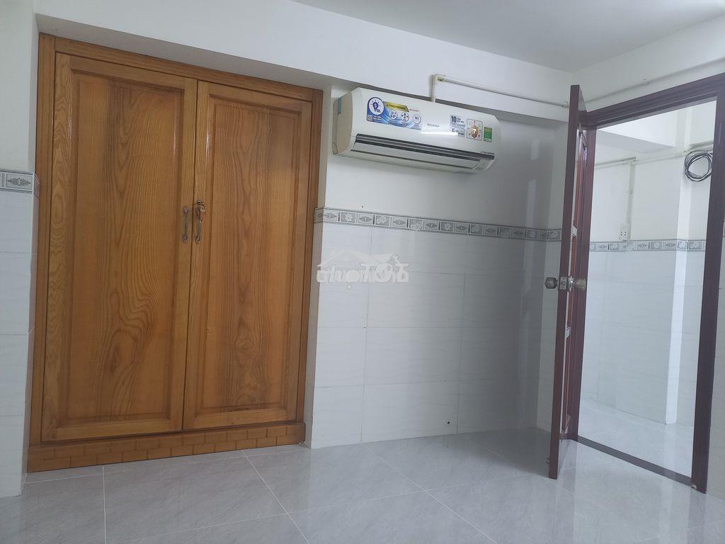 Cho thuê nhà 2pn quận 5 sạch đẹp gần chợ hòa bình - Ảnh 2