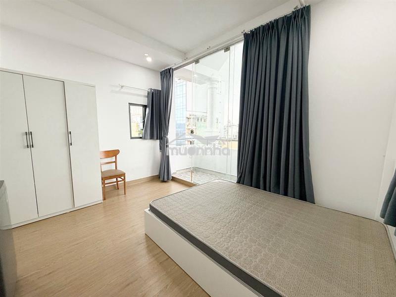 Ban công khu phan xích long full nội thất giáp bình thạnh quận 1