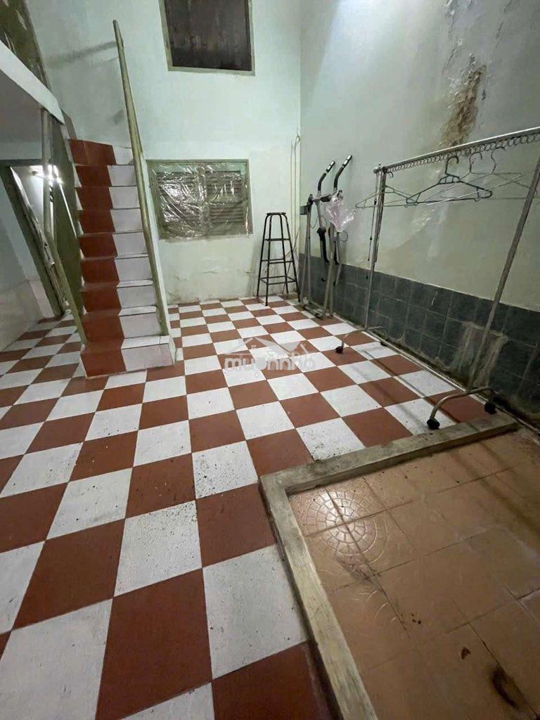 Căn hộ (4×18)×2tầng.3pn
- lầu 1 thang bộ q5 - Ảnh 2