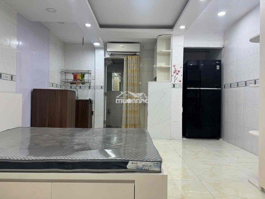 Nhà nguyên căn. hình thật 100%. full nội thất, giáp q.1, gần hàng xanh - Ảnh 2