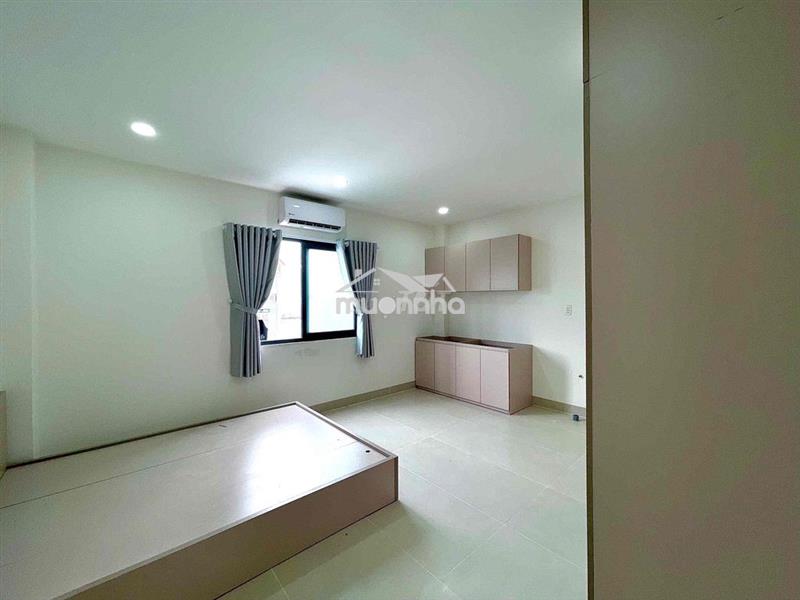 Phòng mới xây full nội thất _ cửa sổ trời mới tinh _ ngay bệnh viện q1