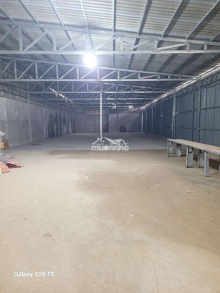 Cho thuê 540mv xưởng thạnh xuân quận 12
dt 12x45m đườg xe tải lớn
35tr