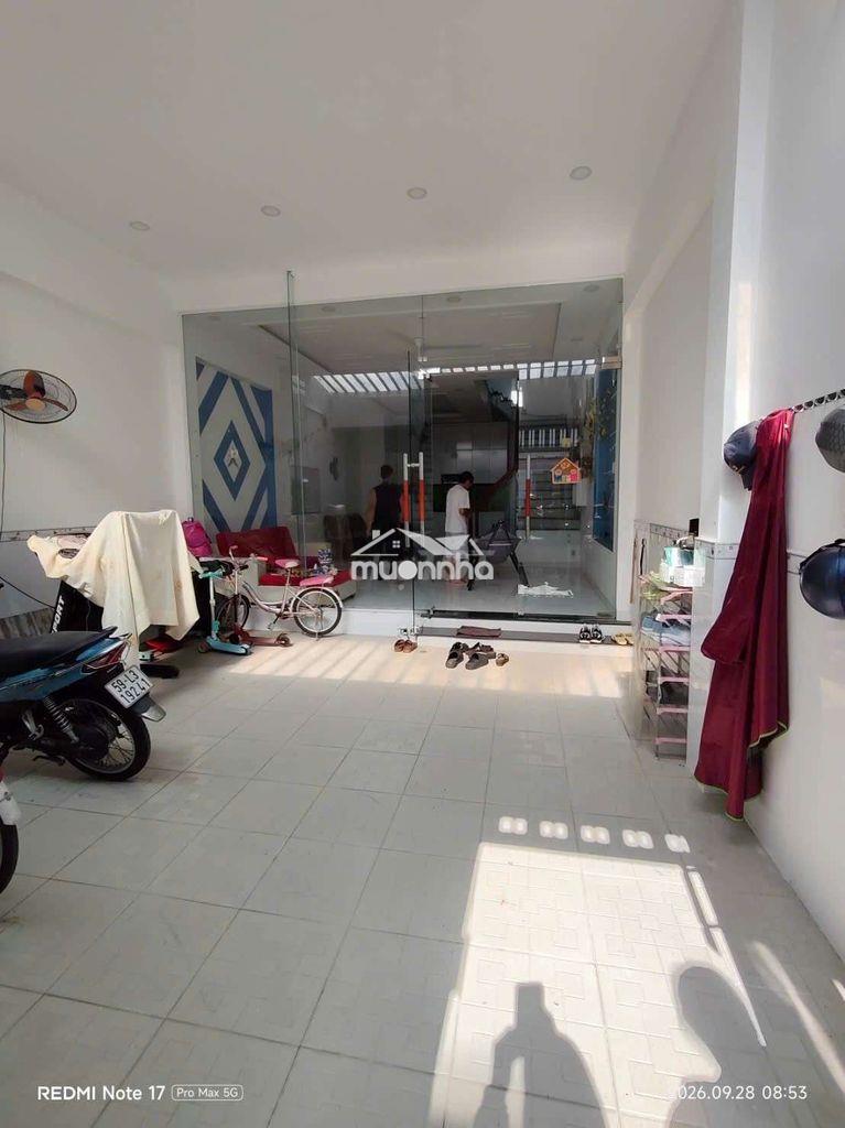 Bán nhà 2 lầu khu dân cư gia hòa xã phong phú quốc lộ 50 sổ hồng riêng