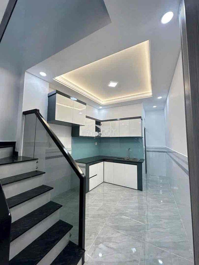 Bán gấp nhà ngay siêu thị metro đường lê văn khương