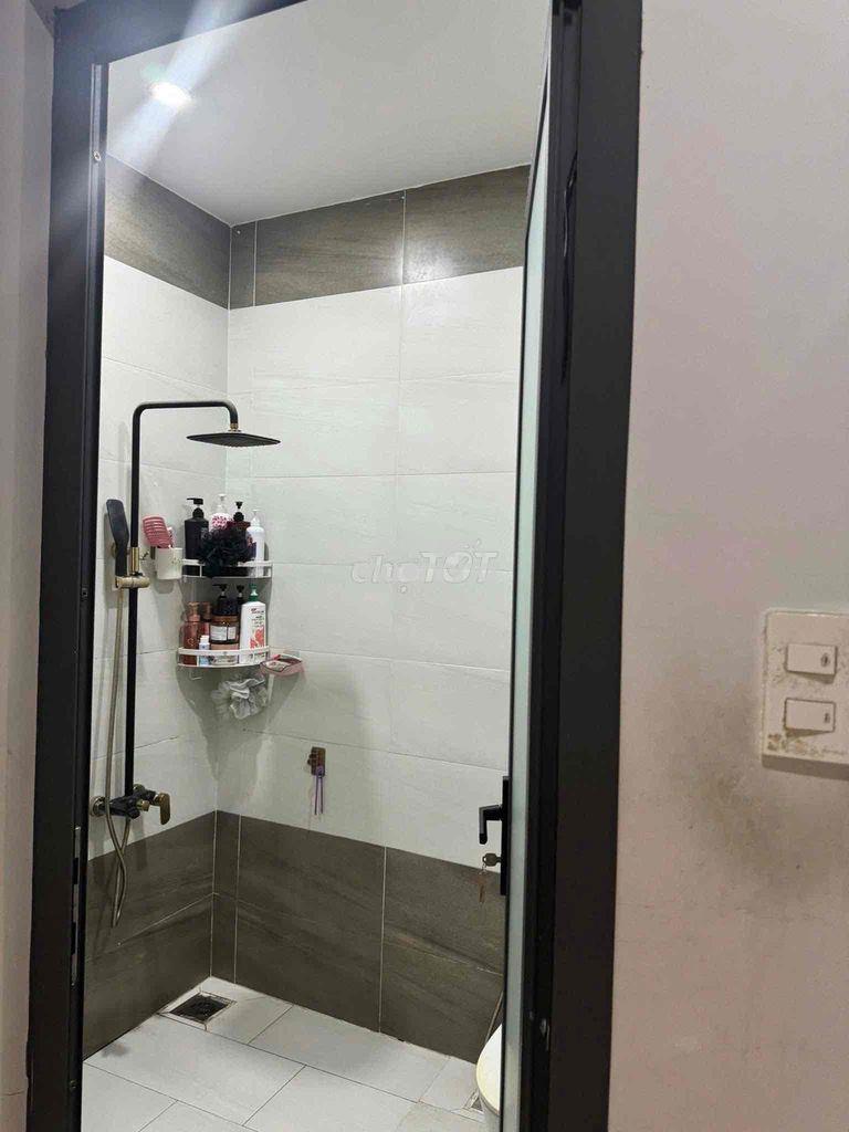 Cho thuê nhà hxh 4x11 đường cửu long 1 trệt 2 lầu sân thượng 4pn 3wc - Ảnh 3