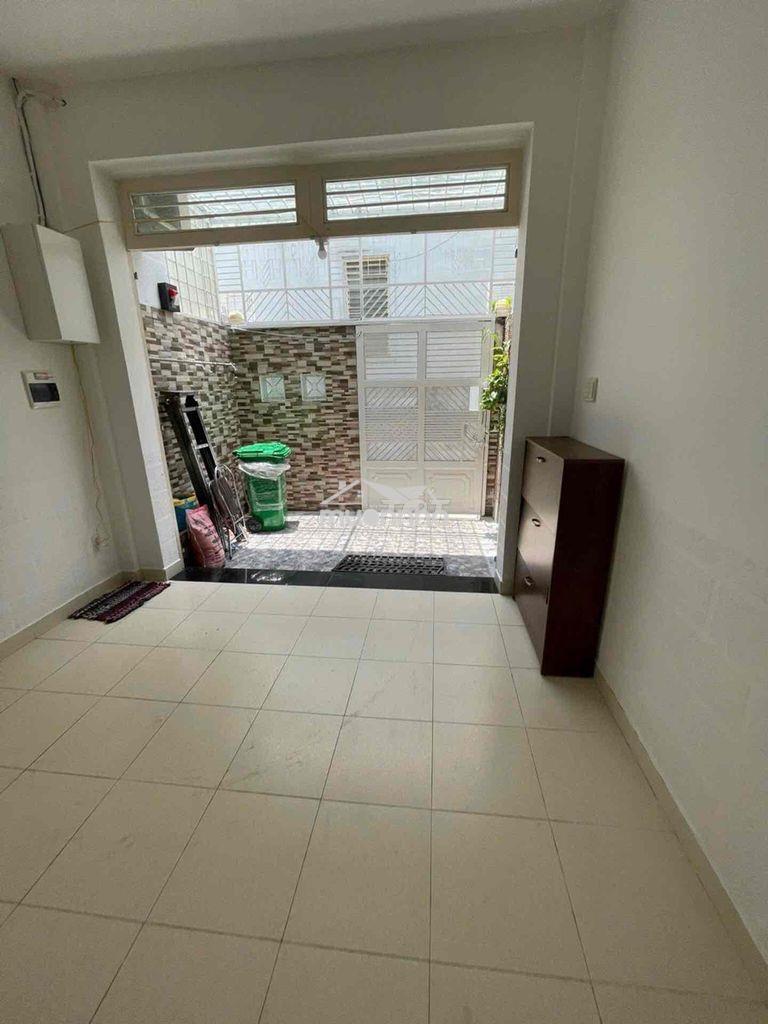 Dòng tiền 40 triệu/tháng (tỷ suất ~5%)- nhỉnh 8 tỷ- 8 phòng chdv- 55m2 - 2