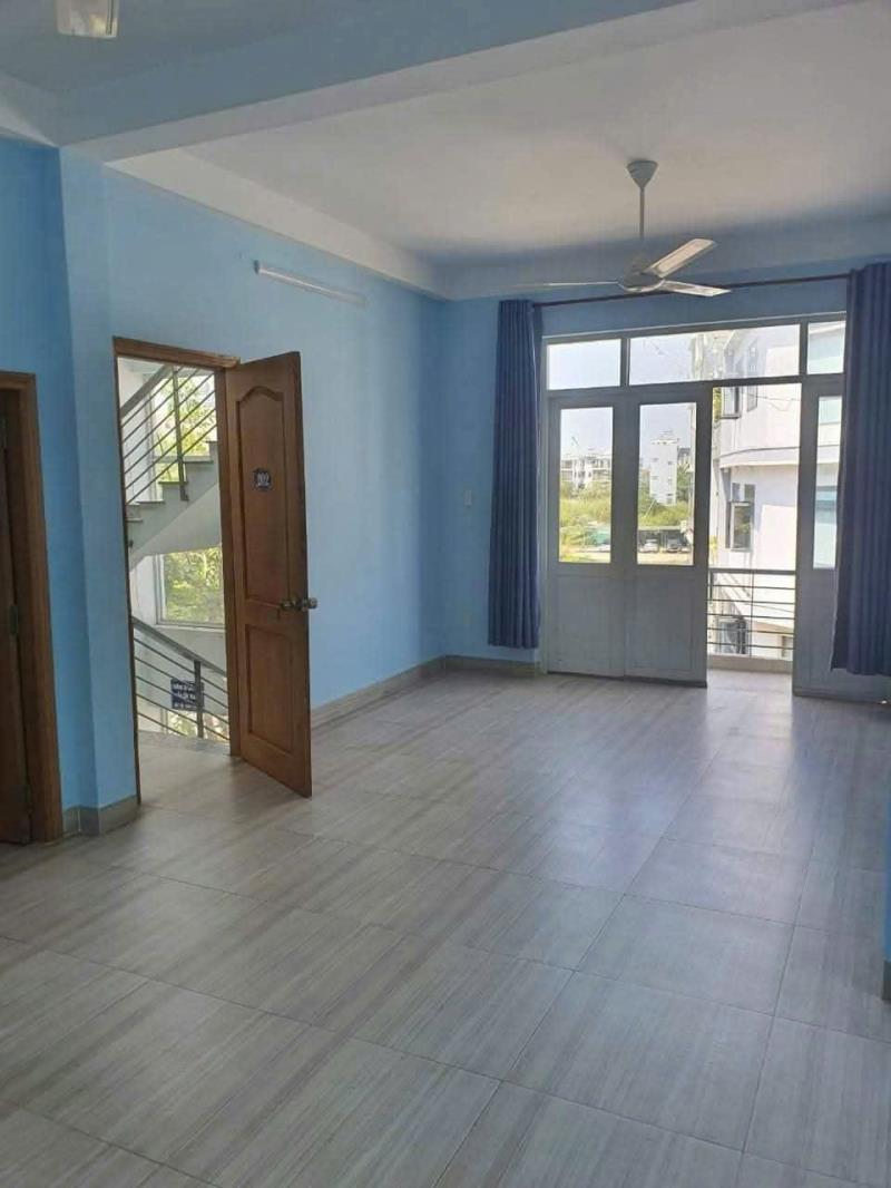 Phòng 50m2,phù hợp gia đình nhỏ, trang bị, máy giặc,ban công rất rộng - Ảnh 3