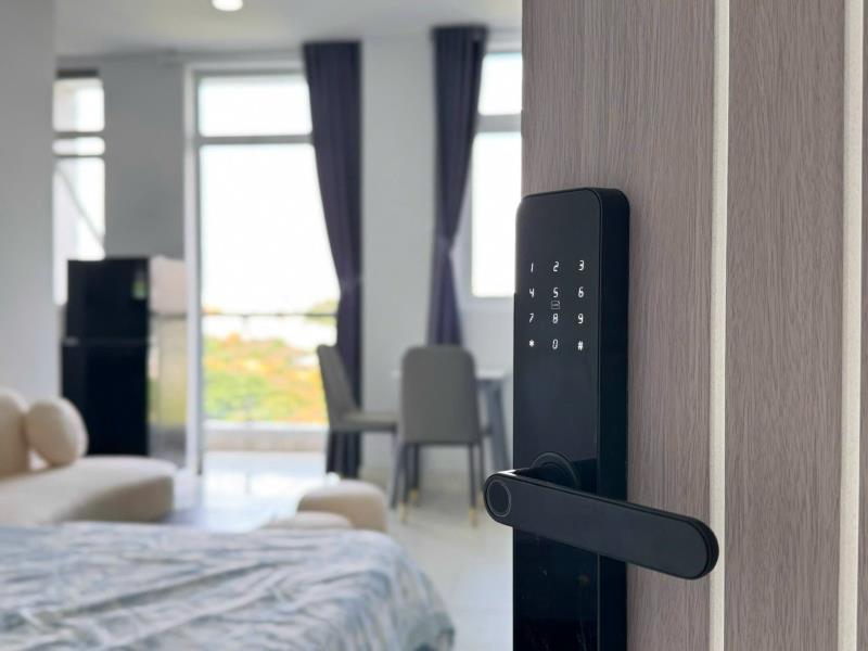 Căn hộ 1pn full nội thất có ban công view đẹp và rộng tại đặng thùy trâm