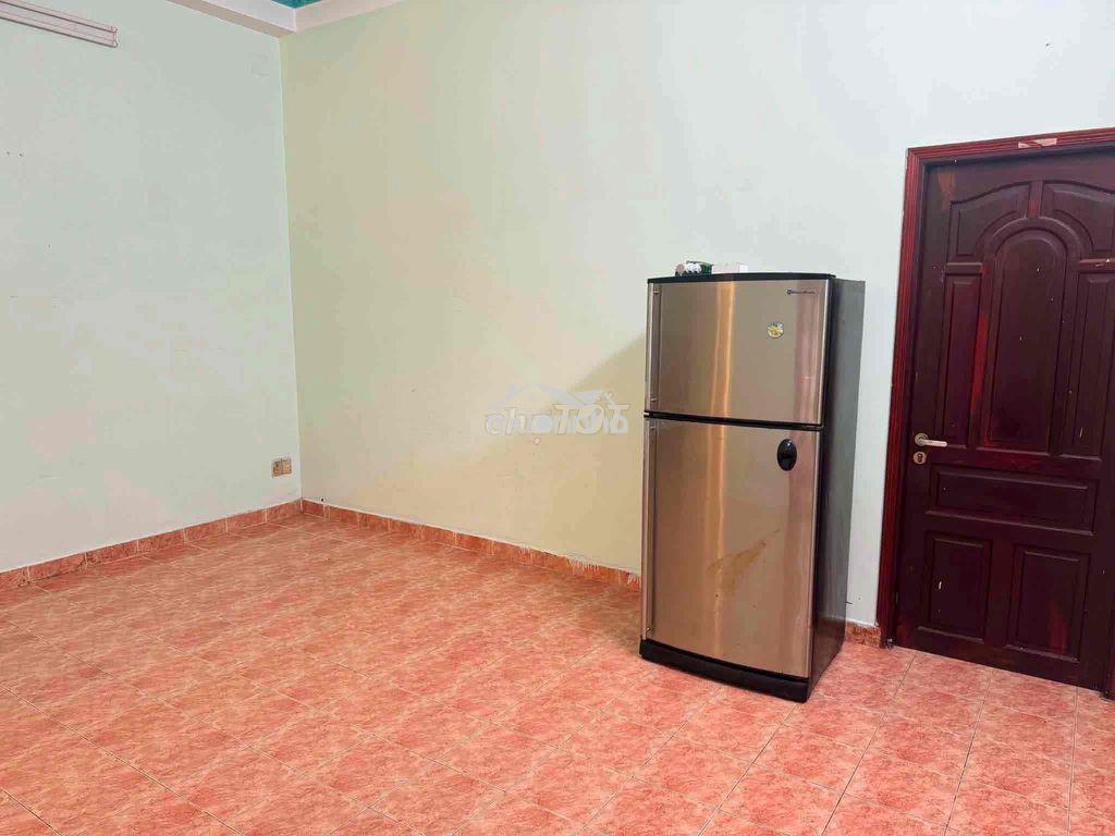 Nhà nguyên căn hẻm xe tải đội cung (gần chợ) - Ảnh 4
