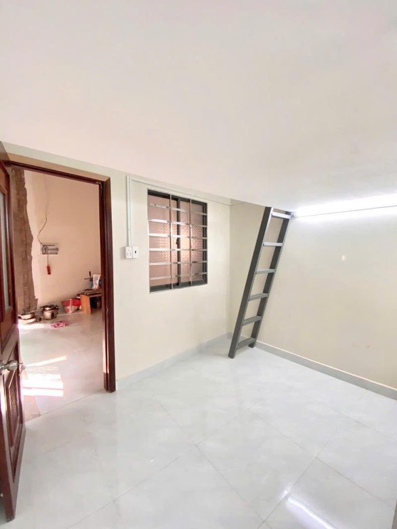 Phòng gác, gần quận 7, era town, trường song ngữ victoria, chỉ 3tr2