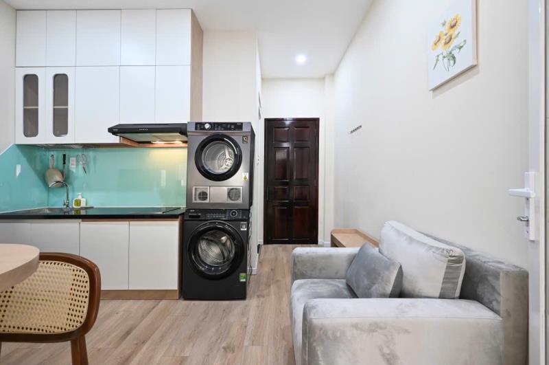 Căn hộ 1 phòng ngủ - 1 phòng khách - cửa sổ siêu lớn - thang máy - ngay mặt tiền đường - Ảnh 4