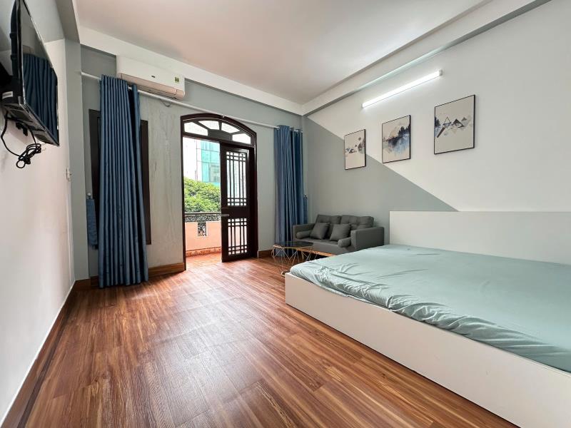Cho thuê căn hộ có ban công rộng full nội thất đường đào duy anh quận phú nhuận, sát q1, q3