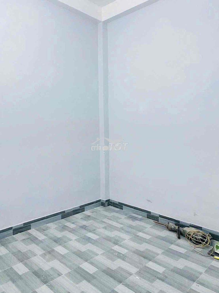 Cho thuê nhà tx 22 q12 giá 7tr gồm 4p ngủ sân xe hơi - Ảnh 4