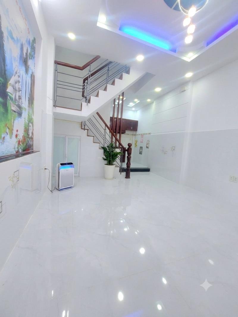 Bán gấp nhà ngay chợ lê văn quới giáp nguyên sơn tân phú ,không lộ giới, không quy hoạch
