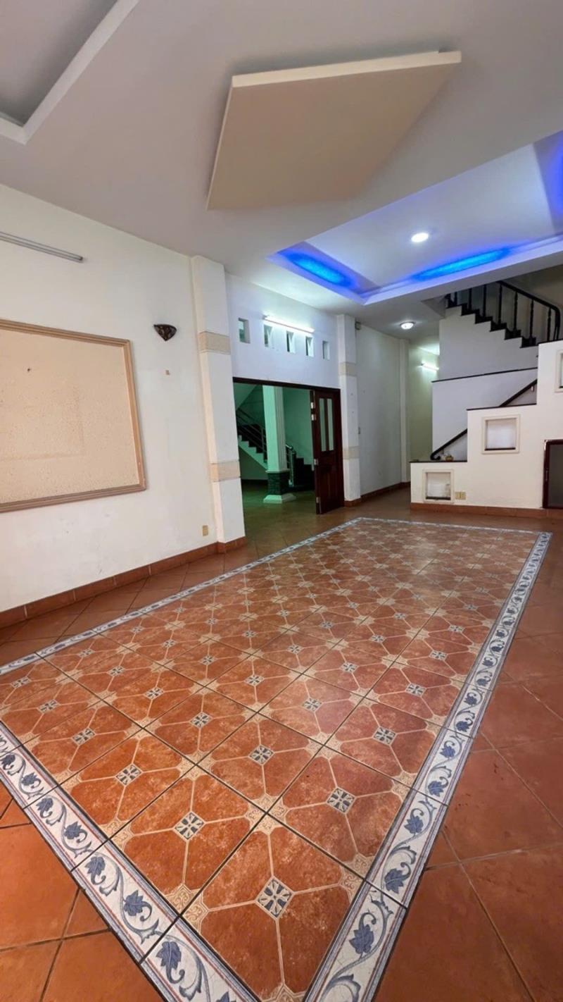 Bán nhà 4 tầng 10 x 25 đường 6m quang trung, ngay sau emart 2, thông đường bờ kênh, 17 phòng rộng - Ảnh 4