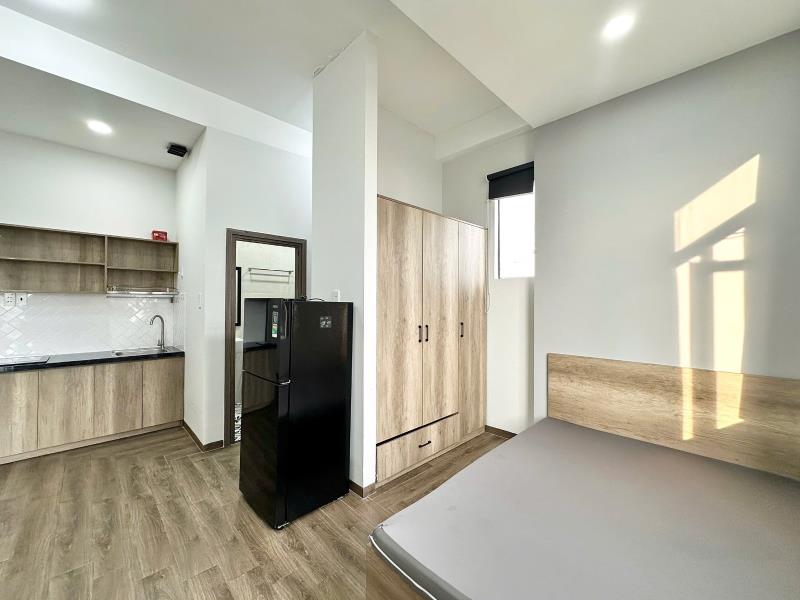Cho thuê căn hộ có ban công và cửa sổ lớn full nội thất đường xô viết nghệ tĩnh quận bình thạnh, sát q1, ngã tư hàng xanh - Ảnh 4