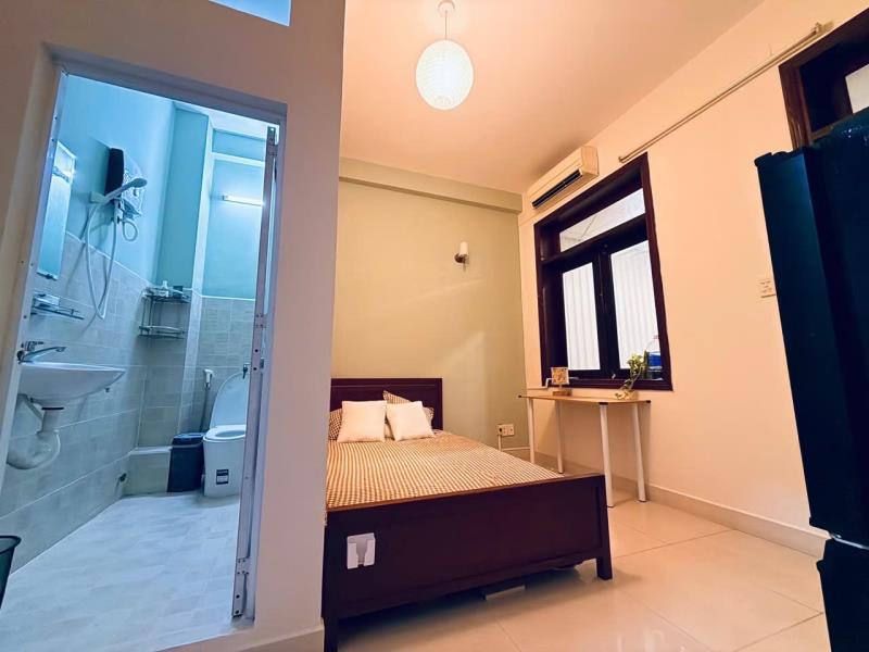 Cho thuê căn hộ 1 phòng ngủ rộng 60m2 máy giặt riêng ban công lớn full nội thất tách bếp đinh bộ lĩnh gần hàng xanh tiện qua quận 1 , quận 2 - Ảnh 3