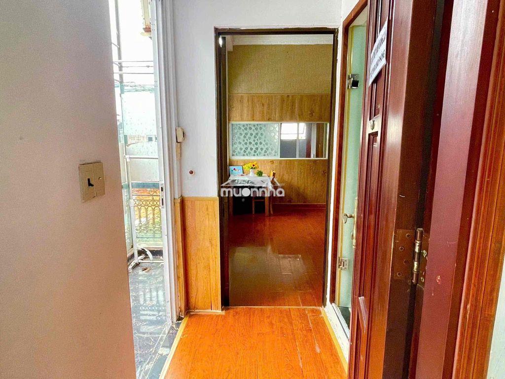 Phòng có gác full nội thất tách bếp+ ban công ở huỳnh tấn phát - Ảnh 4