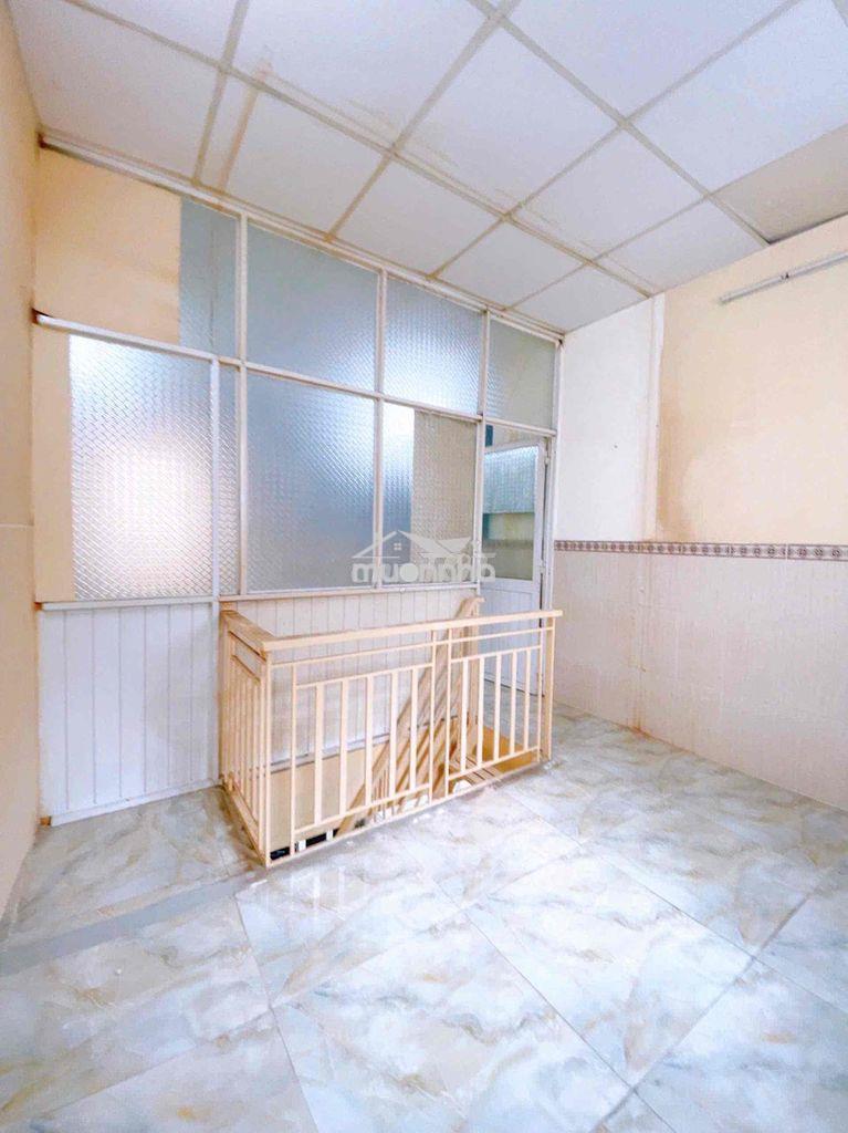 Bán nhà  24m chỉ 2ty990 trên đường đoàn văn bơ. hẻm thông thoáng. - Ảnh 4