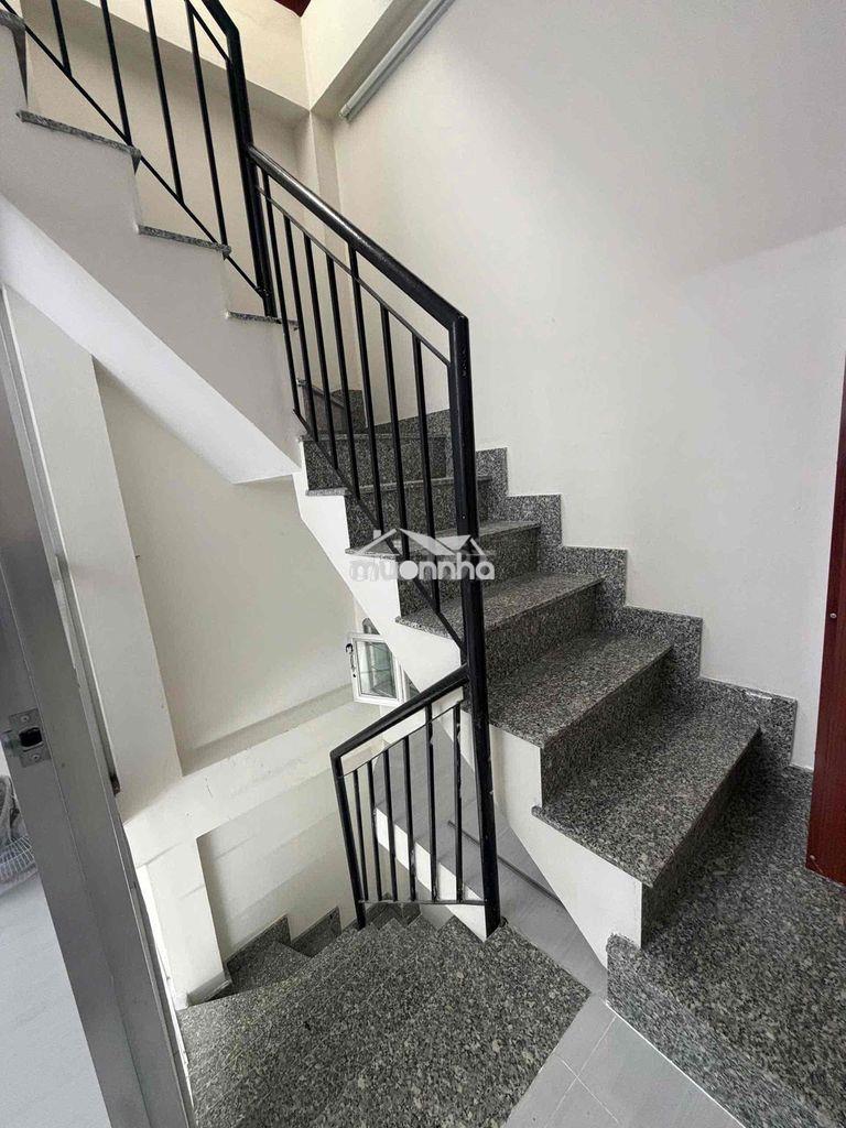Bán nhà trung tâm q10 3 tầng btct chỉ nhỉnh 3tỷ - Ảnh 3