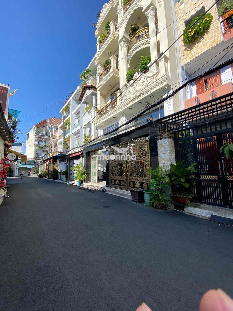 Nhà cạnh sân bay 70 m2 3 tầng 6 tỷ xíu oto ngủ nhà
