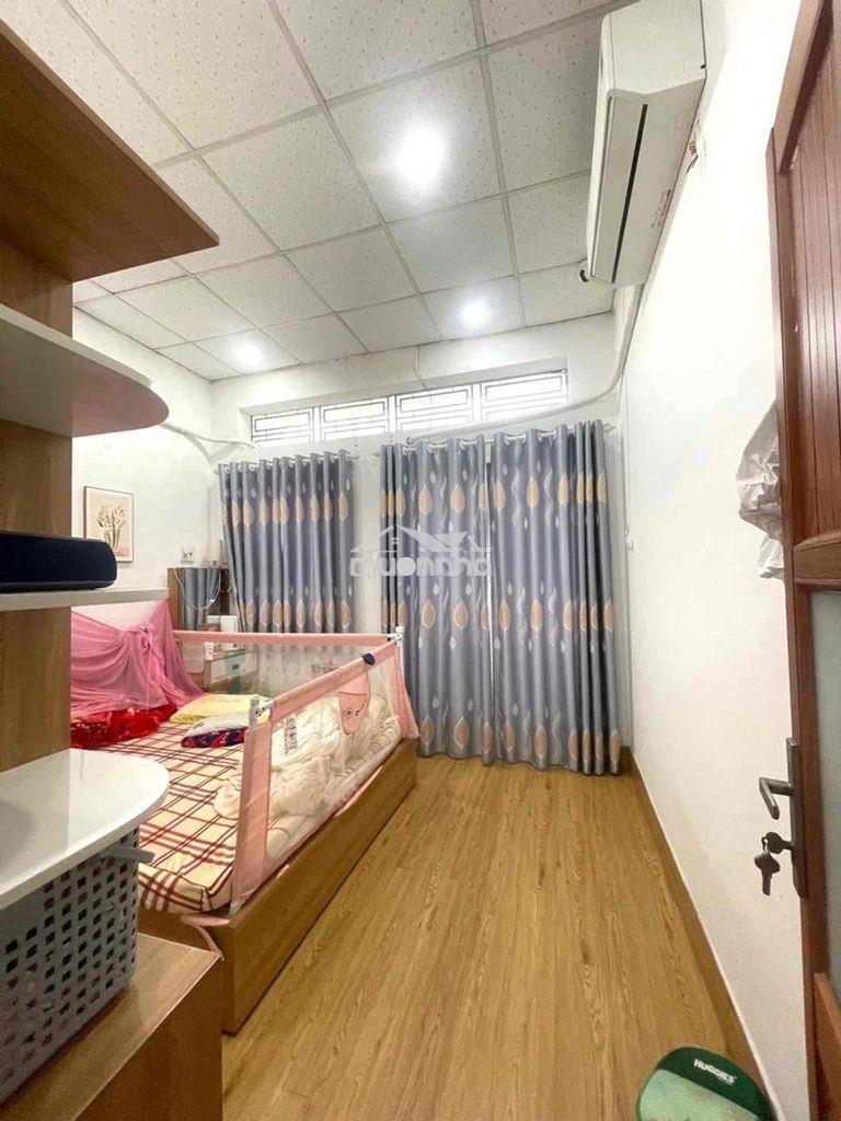 Phạm văn bạch - 68m2 - 2 tầng - sát mặt tiền - cho thuê 7tr/tháng