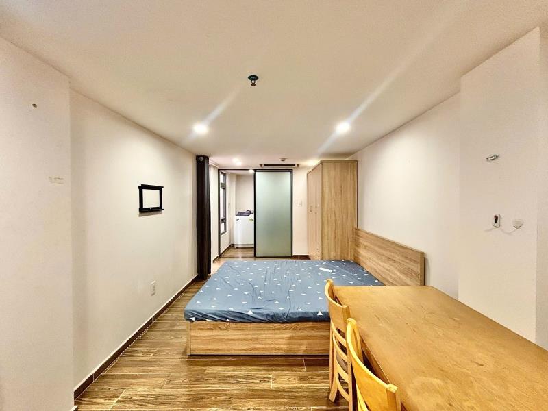 Cho thuê căn hộ có cửa sổ lớn thoáng mát tách bếp thang máy full nội thất đường ung văn khiêm quận bình thạnh, sát đh hutech, uef, quận 1 - Ảnh 4