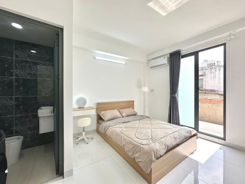 Cho thuê căn hộ có cửa sổ kính lớn thoáng mát full nội thất đường xô viết nghệ tĩnh quận bình thạnh, sát quận 1 - Ảnh 2