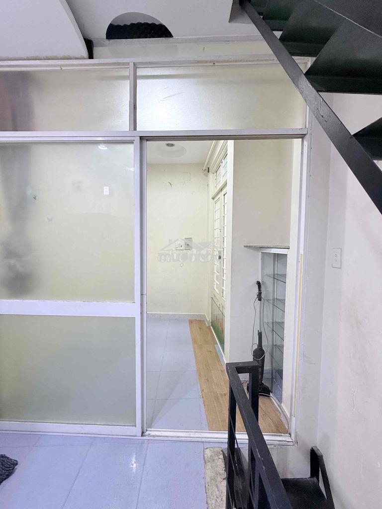 Cho thuê nhà quận 3 ✅ 2pn 3tollet + có sân thượng & bancon mỗi phòng