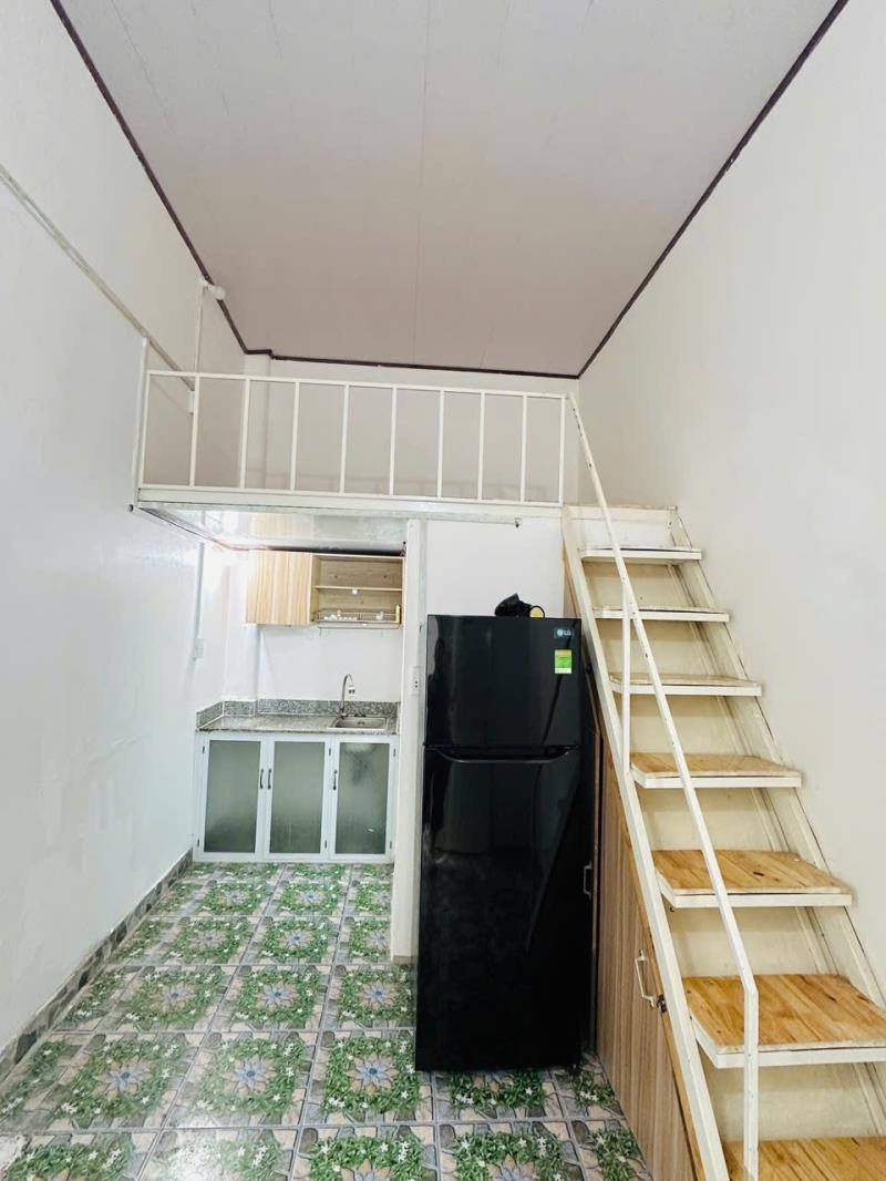 Phòng trọ duplex gác cao khu vực tân bình, gần đại học văn hiến, công thương, ở được 2-3 người