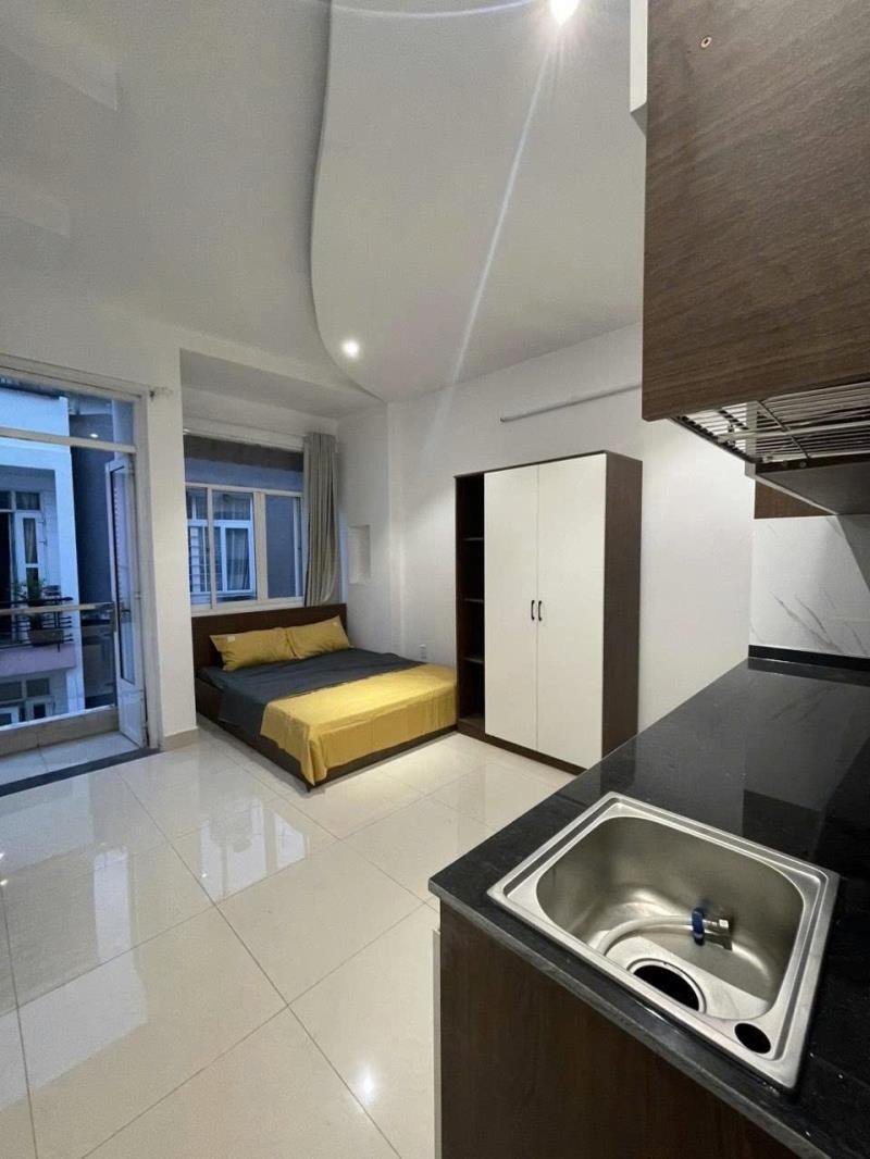 Cho thuê căn hộ có ban công rộng view thoáng mát full nội thất đường tăng bạt hổ quận bình thạnh, sát phú nhuận, quận 1