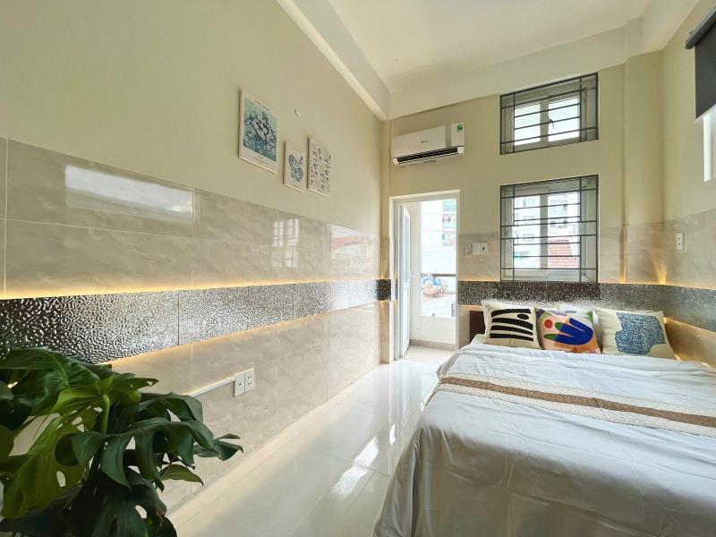 Phòng ban công cửa sổ rộng thoáng mát — trần kế xương bình thạnh, gần quận phú nhuận, quận 1 — xách vali vào ở ngay - Ảnh 2