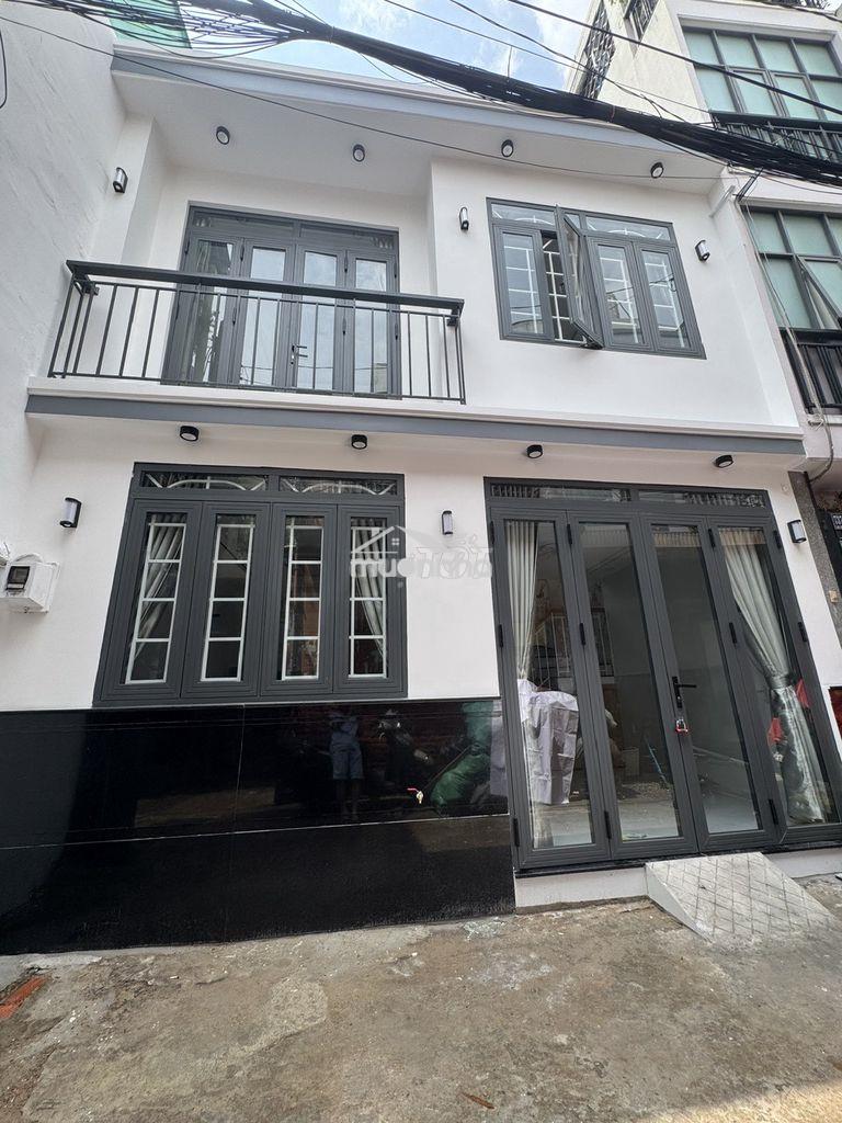 Nhà mới 3pn ngang 6m sân 5m thoáng mát lạc long quân tb