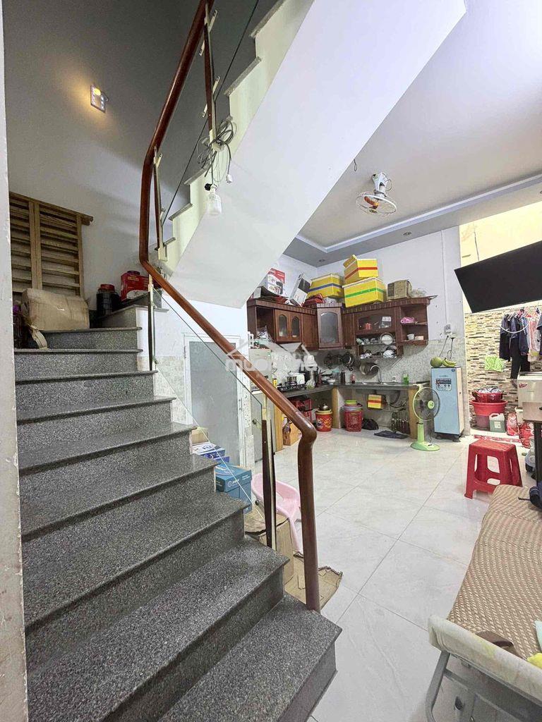 Nhà hem ô tô trệt lầu đúc p15 tân bình - Ảnh 3